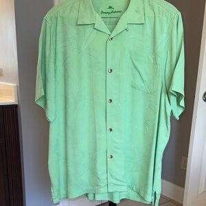 Tommy Bahama men’s Light Green Casual Shirt button up